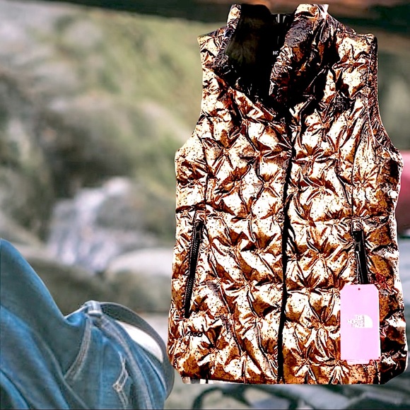 1 Left North Face Ltd Edition Goose Down Crop Puffer Vest - Picture 13 of 14